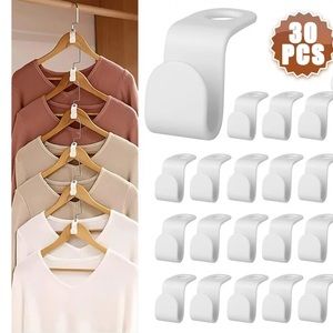 30 Clothes connection hooks